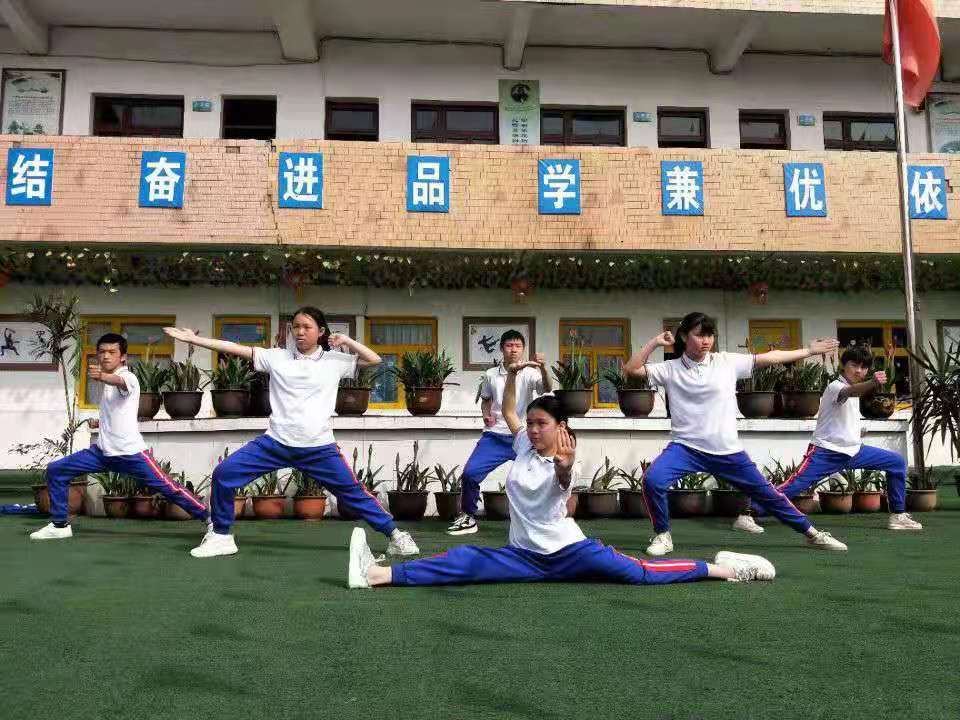 德(dé)成才新(xīn)教育有(yǒu)哪些優勢？