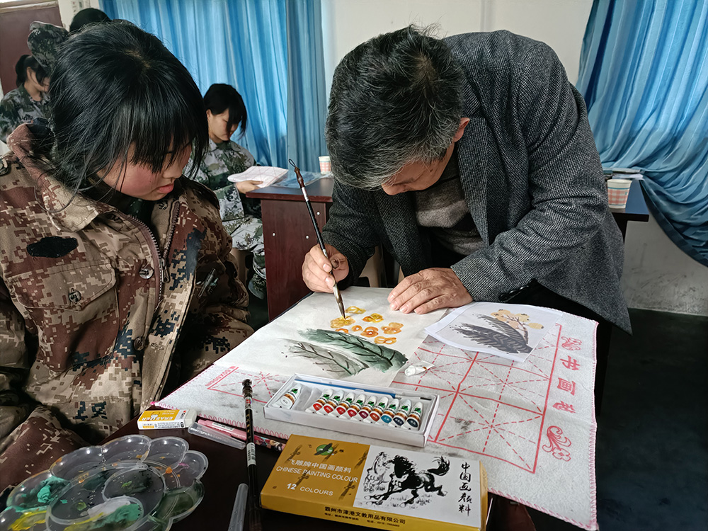 國(guó)畫課能(néng)夠更好的培養孩子氣質(zhì)
